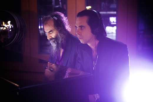 Уоррен Эллис - мультиинструменталист и участник группы Nick Cave & The Bad Seeds рассказал о современной музыке, российском кино и первых инструментах в коллекции